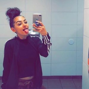 Meet your Posher, Alexia